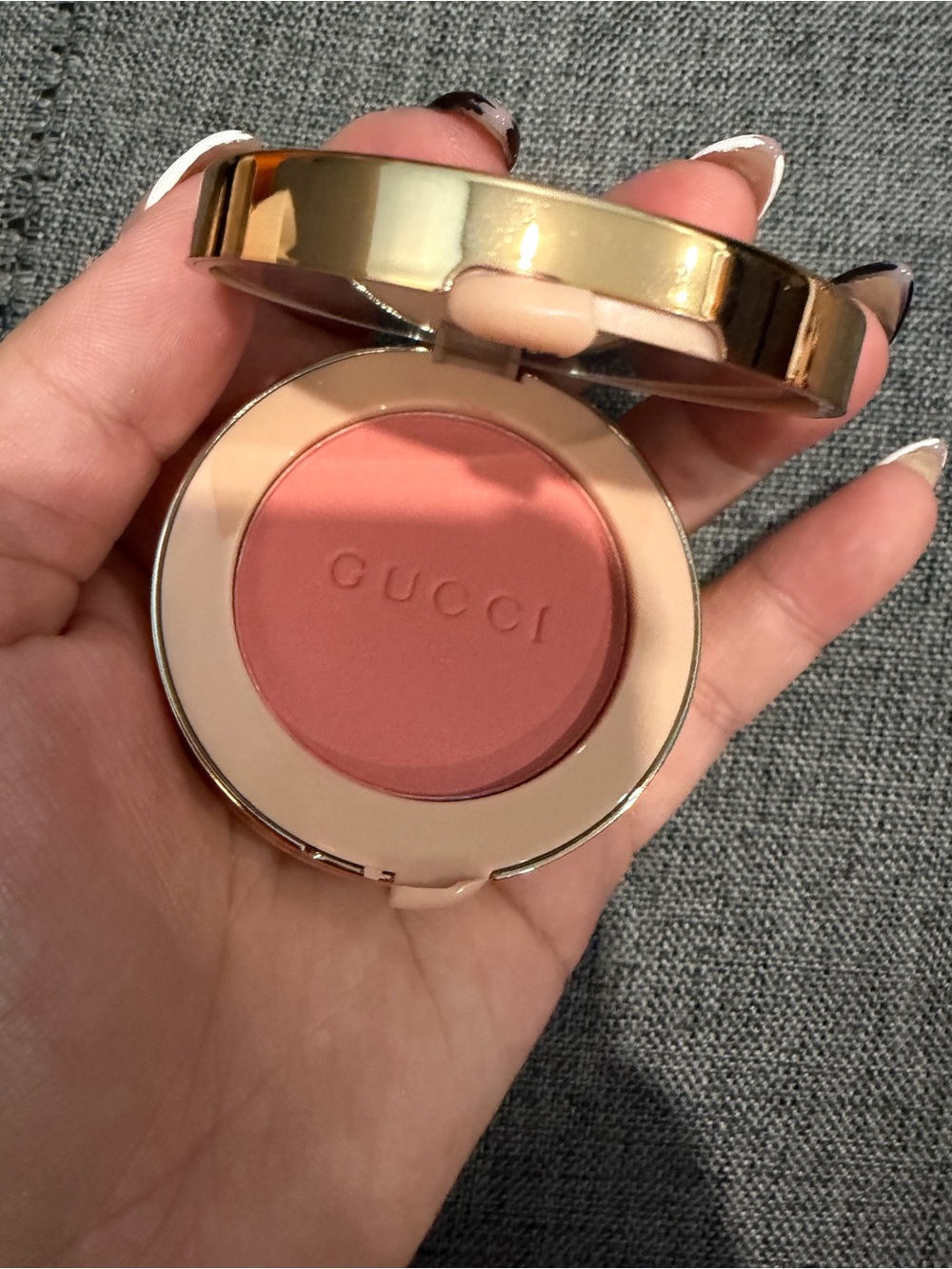 GUCCI Blush de Beauté Luminous Matte Powder Blush 04 Bright Coral Nobox